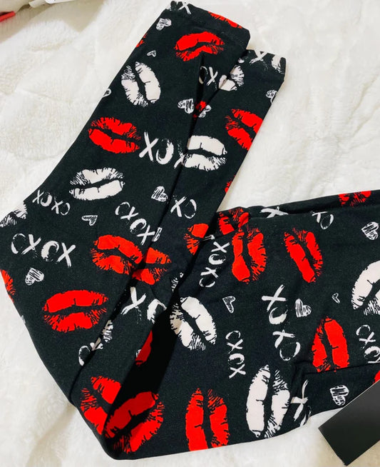 Black/Red/White Xoxo/Lips Printed Wide Band Leggings ,4 in pack
